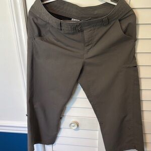 Columbia Women's Capris in Gray